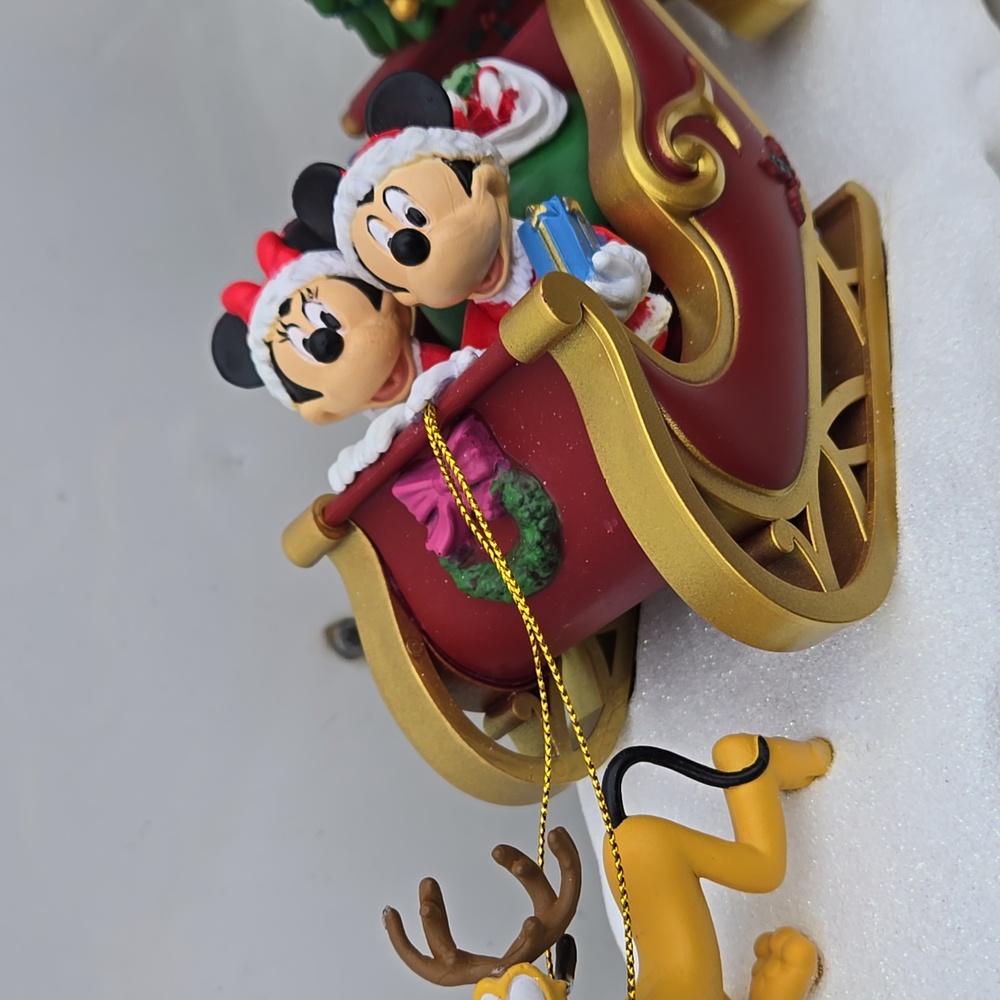 Disney Musical Sleigh CHRISTMAS VILLAGE - Picture 3 of 5